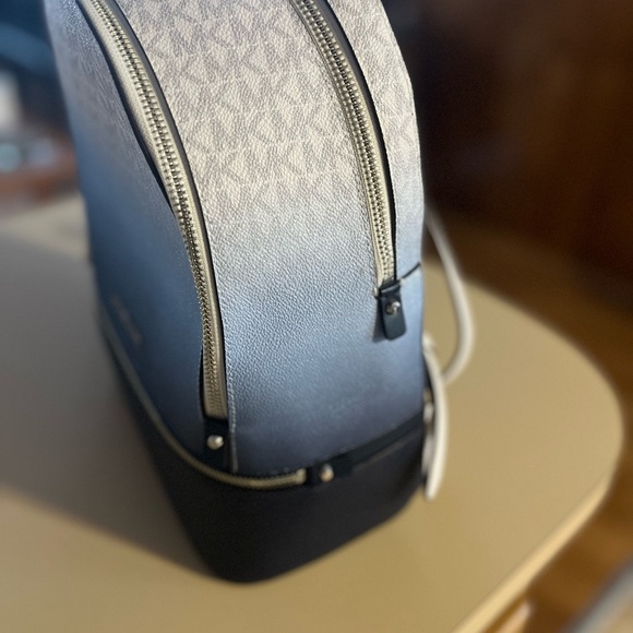 Brand new MK Ombré backpack - Picture 5 of 8
